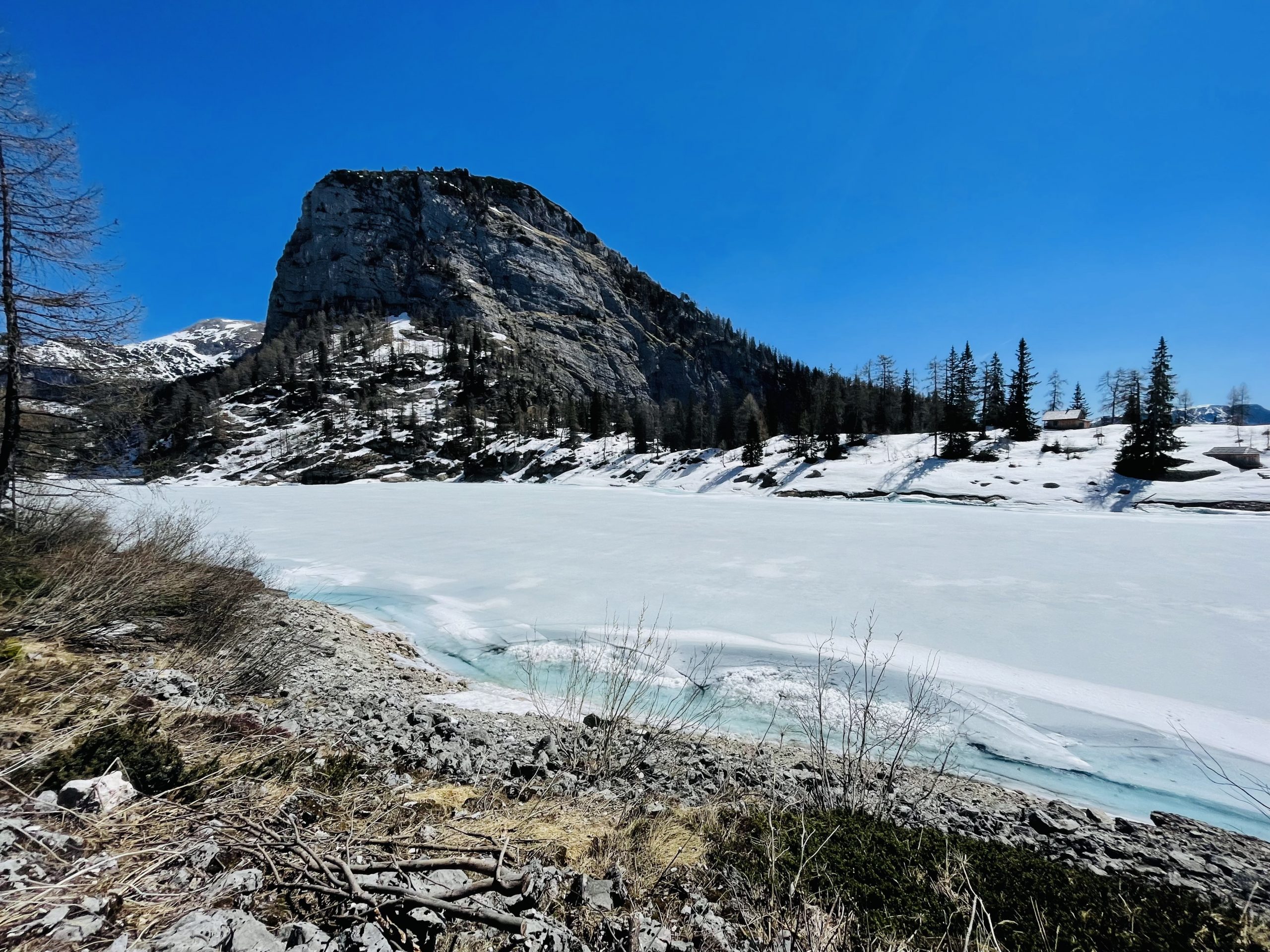 Geschützt: Wanderung zu den Lahngangseen, „Brilli“ (5+) auf der Zwerchwand im April